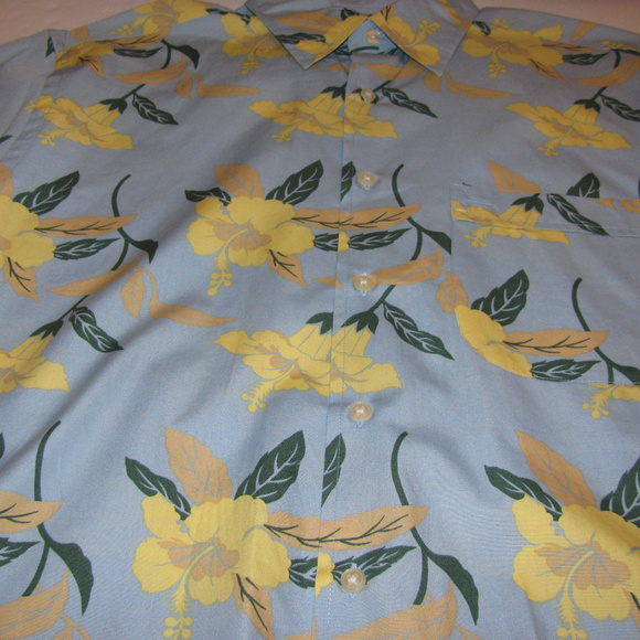 Tommy Hilfiger Floral Casual Button Shirt SS Small - Picture 2 of 8